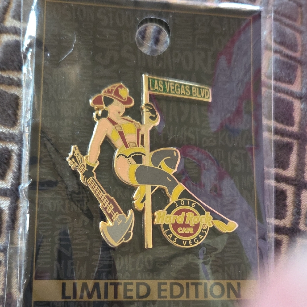 2016 Hard Rock Cafe Las Vegas Fire Fighter Pin Limted Addition
